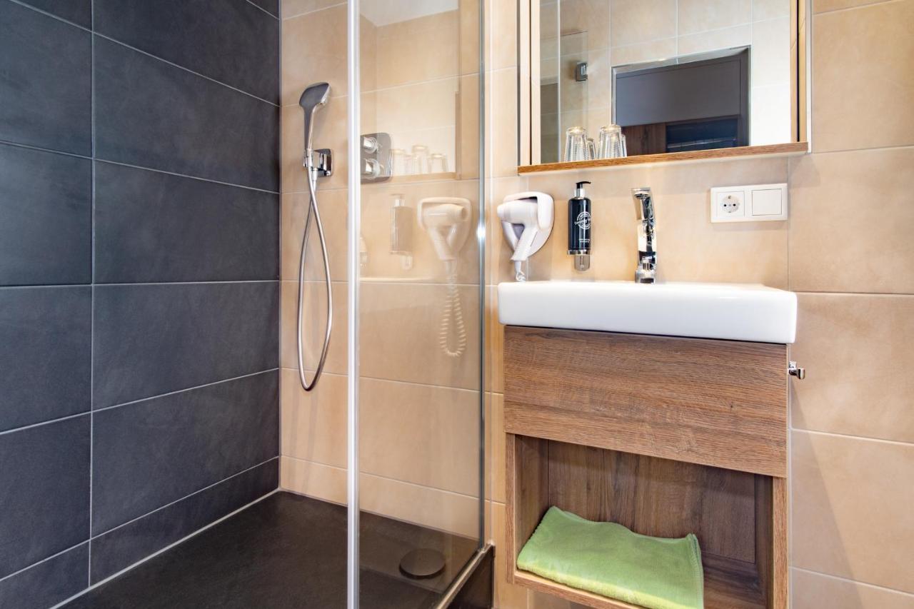 ריזה Hotel Wettiner Hof מראה חיצוני תמונה