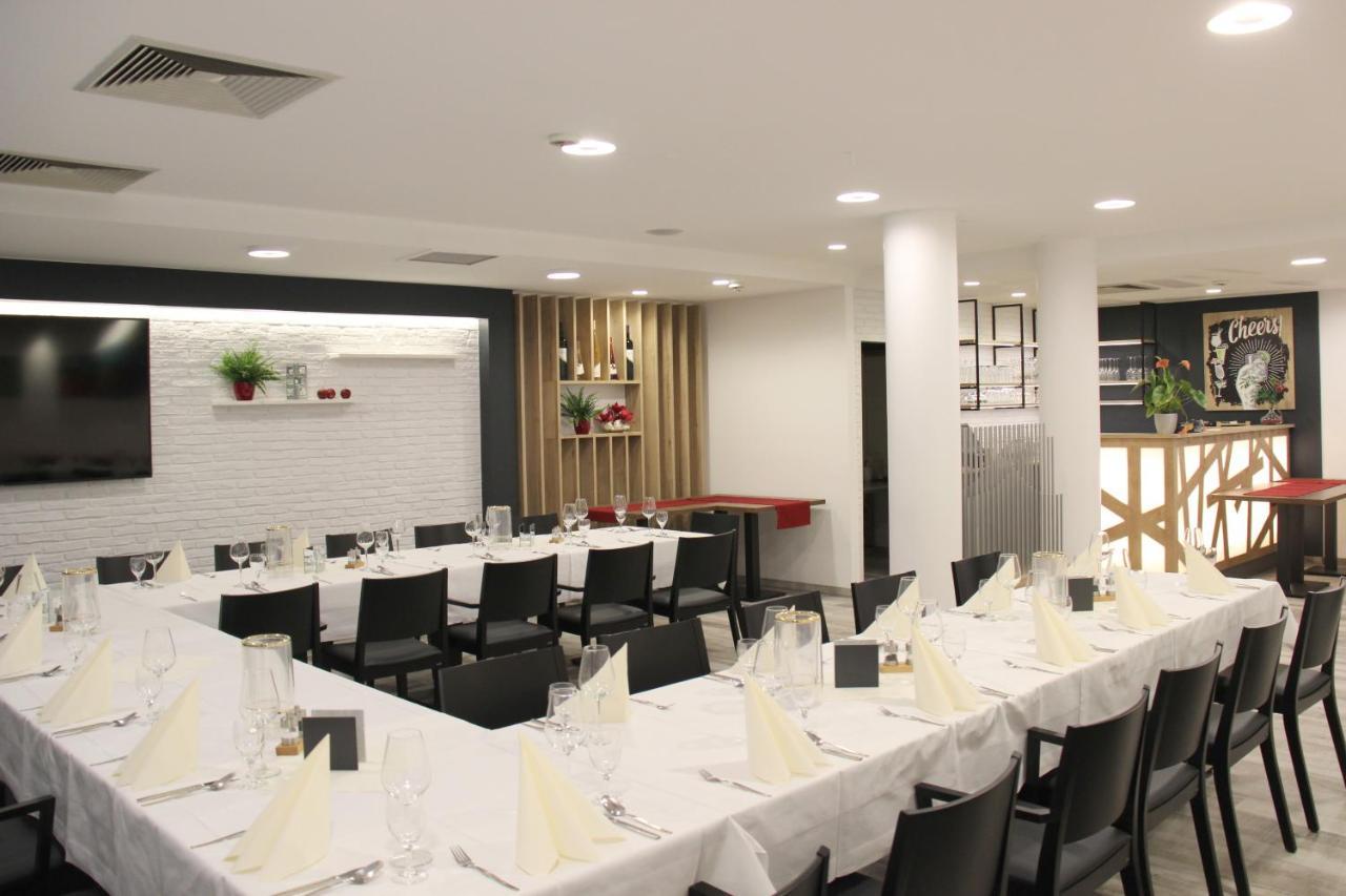 ריזה Hotel Wettiner Hof מראה חיצוני תמונה